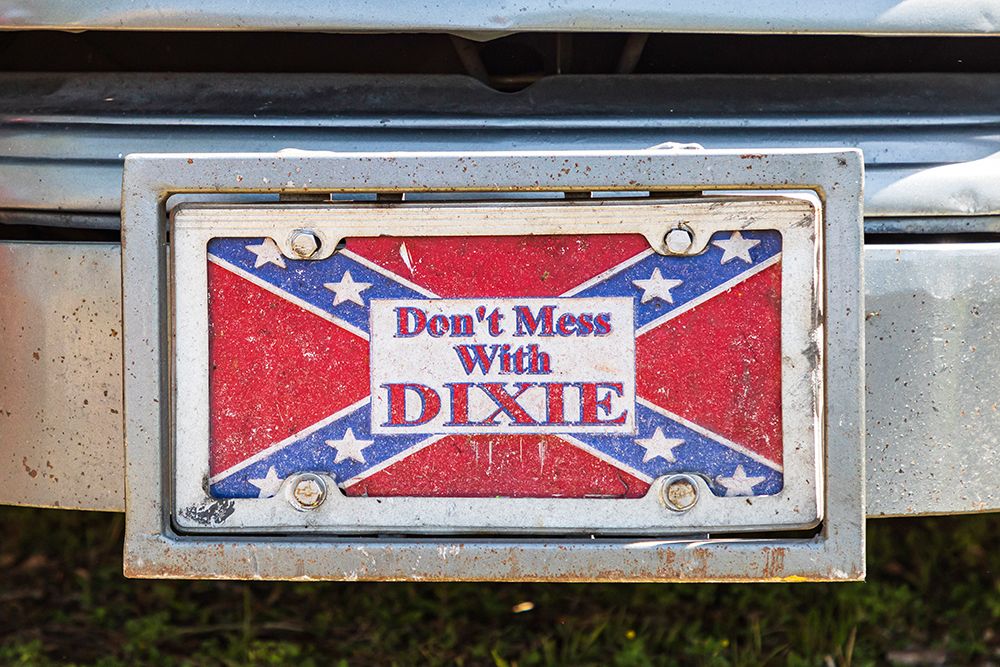 Marble Falls-Texas-USA-Decorative license plate with a Confederate flag-saying Dont Mess with Dixie